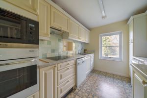 Kitchen- click for photo gallery